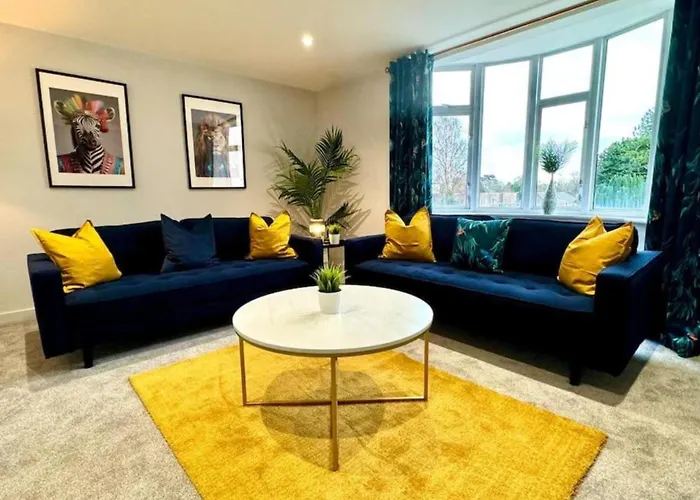 Ground Floor - Near The Beach - 3 Bedroom - New